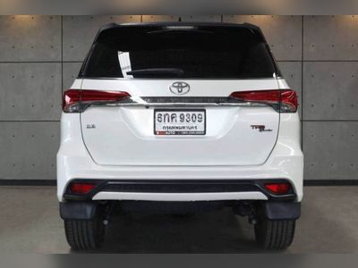 2017 Toyota Fortuner 2.8 TRD Sportino - used.thaimotorshow.com