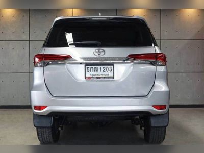 2016 Toyota Fortuner 2.4 V - used.thaimotorshow.com