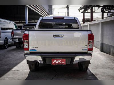 2015 ISUZU D-MAX  ALL NEW Cab-4 Hi-Lander 2.5 VGS Z DVD M/T - used.thaimotorshow.com