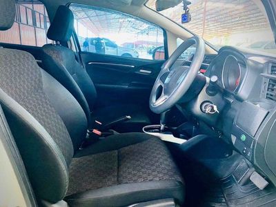 2017 Honda Jazz 1.5 - used.thaimotorshow.com