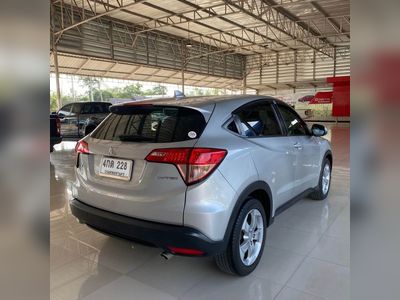 2015 Honda HR-V 1.8 E - used.thaimotorshow.com