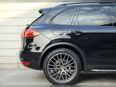 2011 Porsche Cayenne S Hybrid - used.thaimotorshow.com