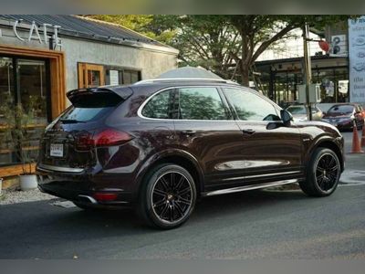 Porsche Cayenne S hybrid 2013 - used.thaimotorshow.com