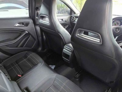 2015 Mercedes-Benz GLA200 - used.thaimotorshow.com