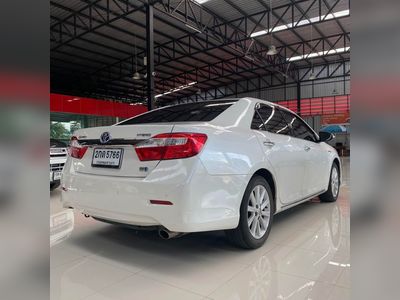 2013 Toyota Camry 2.5 Hybrid - used.thaimotorshow.com