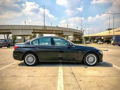 2015 BMW 320i Luxury - used.thaimotorshow.com