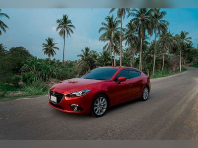 2015 Mazda Mazda3 - used.thaimotorshow.com