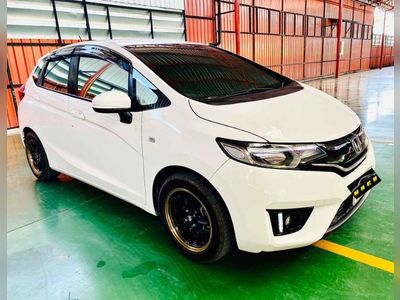 2017 Honda Jazz 1.5 - used.thaimotorshow.com