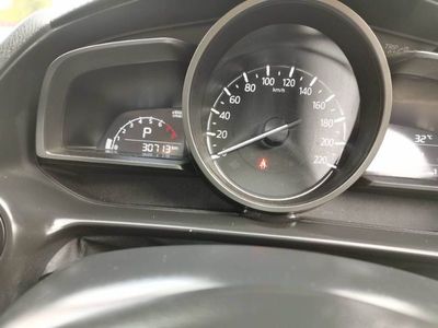 2017 Mazda Mazda2 - used.thaimotorshow.com