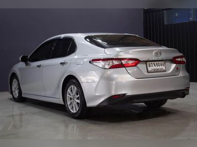 2018  Toyota Camry 2.0 G - used.thaimotorshow.com