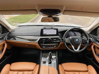 2017 BMW 520d Sport - used.thaimotorshow.com