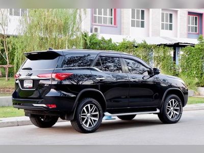 2017 Toyota Fortuner 2.4 AT 4WD - used.thaimotorshow.com