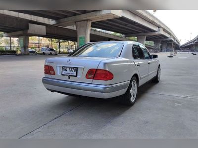 1999 Mercedes-Benz E230 EL - used.thaimotorshow.com