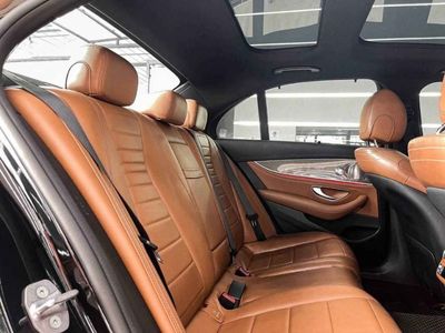 2017 Mercedes-Benz  E220d AMG - used.thaimotorshow.com