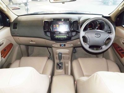 Toyota Fortuner 2.7 V A/T LPG - used.thaimotorshow.com