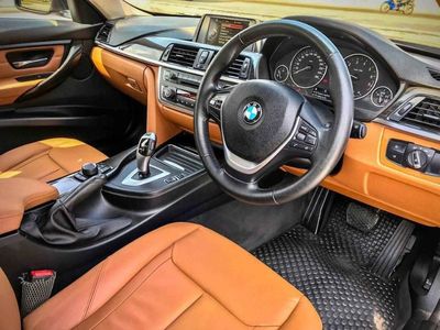 2015 BMW 320i Luxury - used.thaimotorshow.com