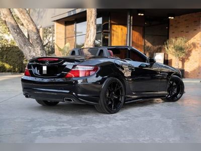 2012 Mercedes-Benz SLK200 AMG Roadster - used.thaimotorshow.com