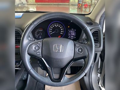 2015 Honda HR-V 1.8 E - used.thaimotorshow.com