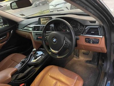 BMW 320i 2.0 Luxury 2015 - used.thaimotorshow.com