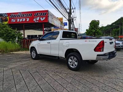 2016 Toyota Hilux Revo - used.thaimotorshow.com