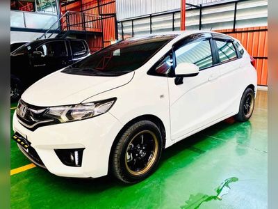 2017 Honda Jazz 1.5 - used.thaimotorshow.com