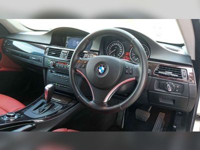 2011 BMW 325i Lci E92 - used.thaimotorshow.com