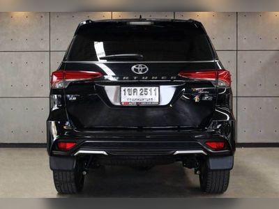 2019 Toyota Fortuner 2.8 TRD SPORTIVO - used.thaimotorshow.com