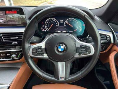 2018 BMW 520d M-Sport - used.thaimotorshow.com