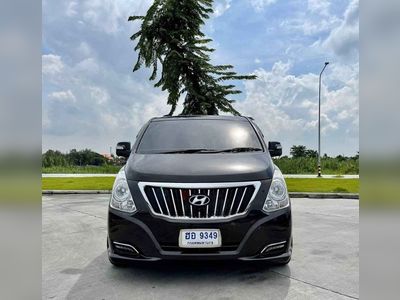 2018 Hyundai H1 2.5 deluxe - used.thaimotorshow.com