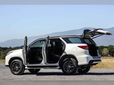 2019 TOYOTA FORTUNER 2.4 TRD Sportivo 4WD - used.thaimotorshow.com