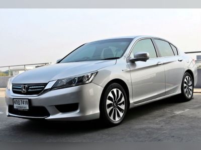 2015 Honda Accord Hybrid 2.0 - used.thaimotorshow.com