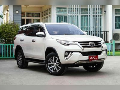 2016 Toyota Fortuner  2.8 V - used.thaimotorshow.com