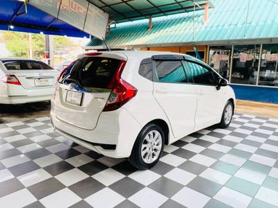 2017 Honda Jazz 1.5 V - used.thaimotorshow.com