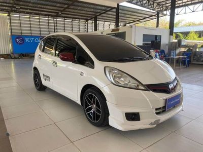 2011 Honda Jazz i-VTEC 1.5 V - used.thaimotorshow.com