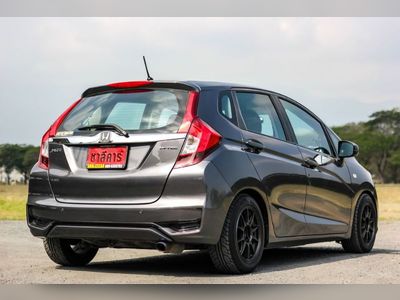 2018 HONDA JAZZ GK 1.5V - used.thaimotorshow.com