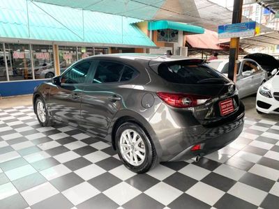 2015 Mazda Mazda3 SKYACTIV 2.0 E - used.thaimotorshow.com