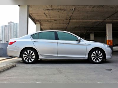 2015 Honda Accord Hybrid 2.0 - used.thaimotorshow.com