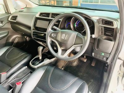 2017 Honda Jazz 1.5 V - used.thaimotorshow.com