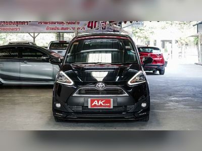 2018 Toyota Sienta 1.5 V - used.thaimotorshow.com