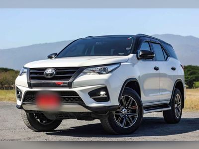 2019 TOYOTA FORTUNER 2.4 TRD Sportivo 4WD - used.thaimotorshow.com