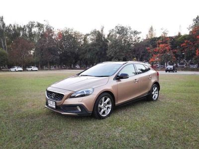 2014 Volvo V40 - used.thaimotorshow.com