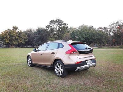 2014 Volvo V40 - used.thaimotorshow.com