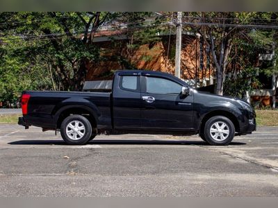 2014 ISUZU DMAX 2.5 CAB Z - used.thaimotorshow.com