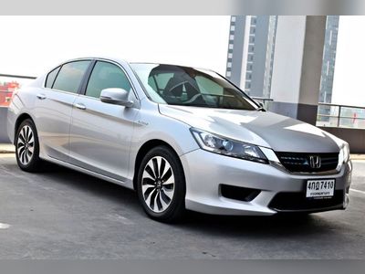 2015 Honda Accord Hybrid 2.0 - used.thaimotorshow.com