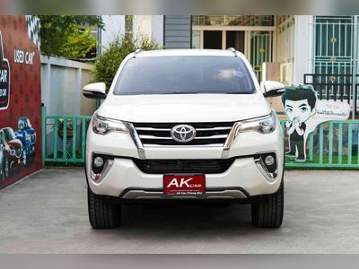 2016 Toyota Fortuner  2.8 V - used.thaimotorshow.com