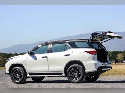 2019 TOYOTA FORTUNER 2.4 TRD Sportivo 4WD - used.thaimotorshow.com