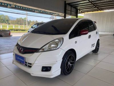 2011 Honda Jazz i-VTEC 1.5 V - used.thaimotorshow.com