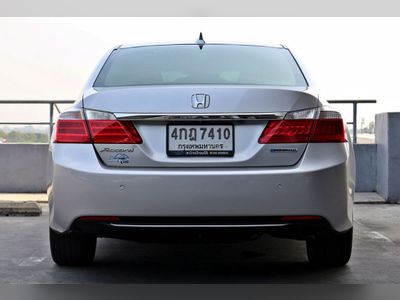 2015 Honda Accord Hybrid 2.0 - used.thaimotorshow.com