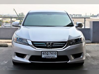 2015 Honda Accord Hybrid 2.0 - used.thaimotorshow.com