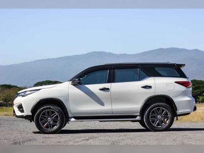 2019 TOYOTA FORTUNER 2.4 TRD Sportivo 4WD - used.thaimotorshow.com